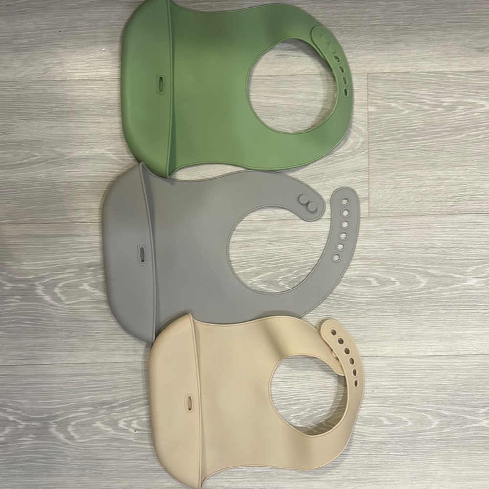 Upward Baby Silicone Baby Bib Set - Green, Gray, and Cream